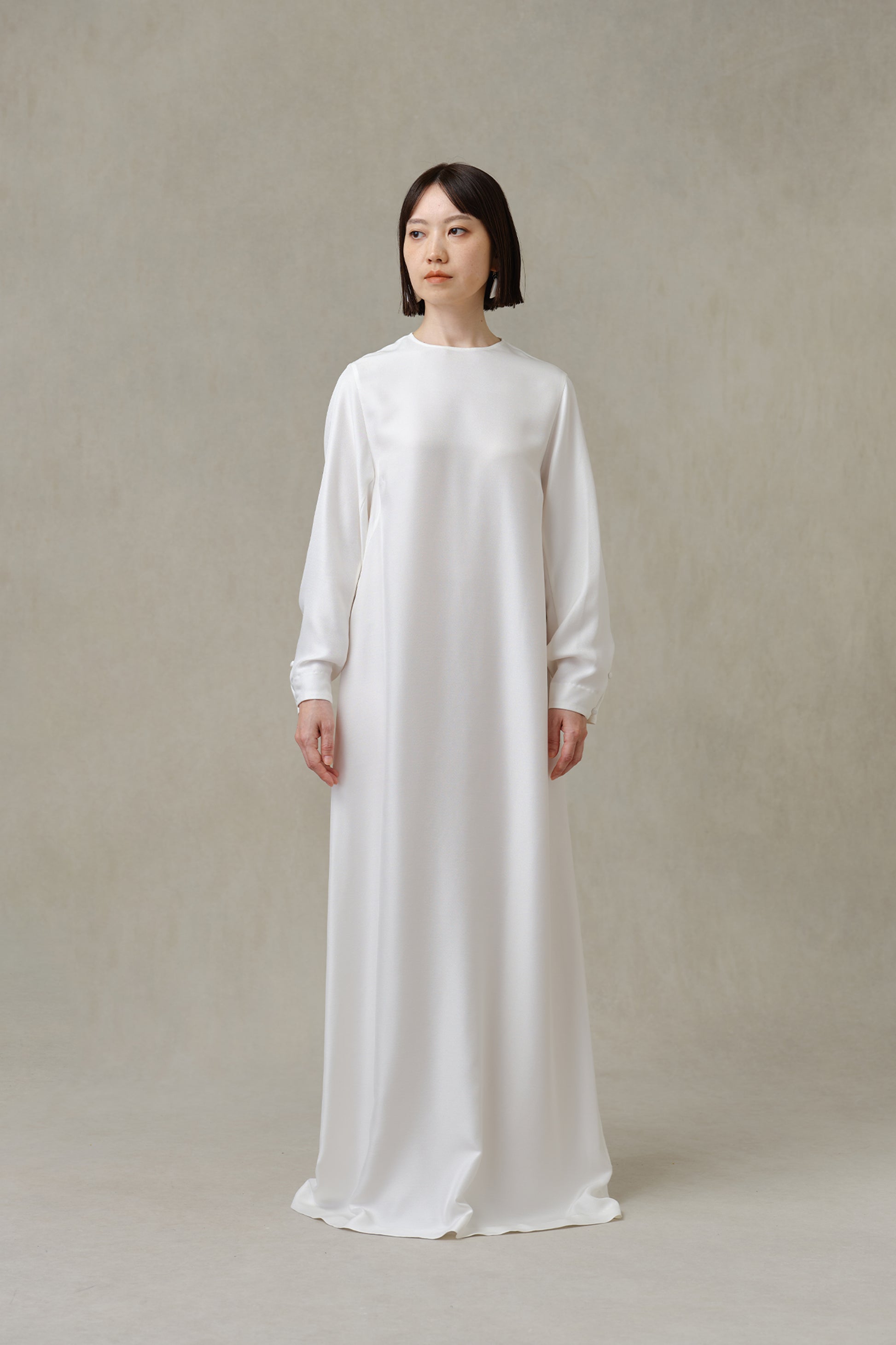 Model(157cm): SS Size (Pearl white)