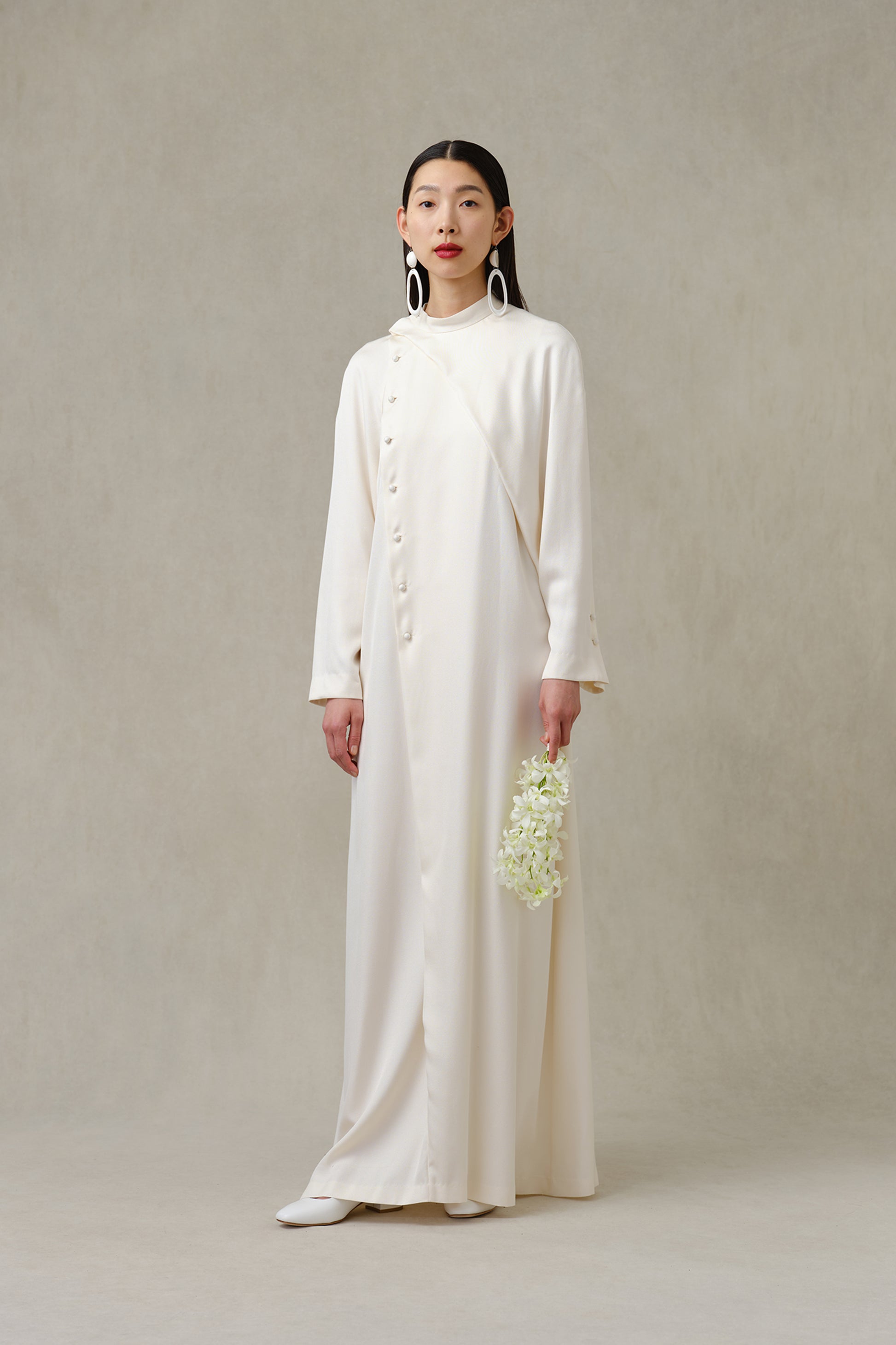 Model(171cm): M Size (Ivory)